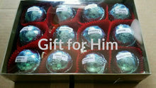 Load image into Gallery viewer, Gift Set with 12 foil wrapped 2.5 oz bath bombs, great for dry skin, Manly Scents