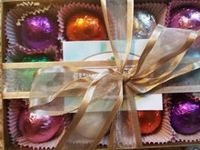 Load image into Gallery viewer, Gift Set with 12 Luxury Bath Bombs Best Sellers - foil wrapped 1.6 oz bath bombs, perfect for gift giving or keeping for yourself