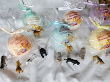 Load image into Gallery viewer, GIFT SET with 6 SAFARI Animals Bath Bombs with "Surprise" Jungle Animals inside