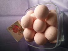 Load image into Gallery viewer, 14 bath bombs (Buttercream Cupcake) gift bag bath fizzies, great for kids...and adults too