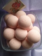 Load image into Gallery viewer, 14 bath bombs (Buttercream Cupcake) gift bag bath fizzies, great for kids...and adults too