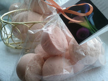 Load image into Gallery viewer, 14 bath bombs in Amber Patchouli fragrance, gift bag bath fizzies, great for dry skin