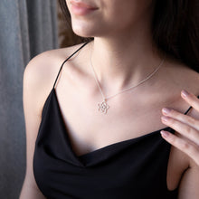 Load image into Gallery viewer, Venus Jewelry 14K Gold Venus Flower Necklace - Symbol of Beauty in Sterling Silver, Rose Gold &amp; Gold