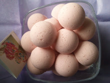 Load image into Gallery viewer, 14 bath bombs (Buttercream Cupcake) gift bag bath fizzies, great for kids...and adults too