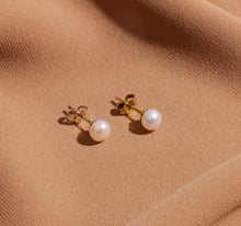 Load image into Gallery viewer, Elegant Gems Pearl Stud Earrings - Timeless Elegance for Every Occasion