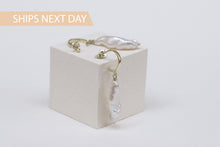 Load image into Gallery viewer, SilverGoldandRose Elegant Gum Hoop Earrings with Baroque Freshwater Pearls