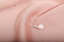 Load image into Gallery viewer, Pearl Essence Freshwater Pearl Necklace - Timeless Elegance for Every Occasion