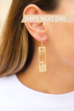 Load image into Gallery viewer, Sunshine Co. Sunrise Wave Dangle Earrings - Gold Boho Rectangle Drops for Women