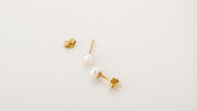 Load image into Gallery viewer, Elegant Gems Pearl Stud Earrings - Timeless Elegance for Every Occasion