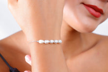 Load image into Gallery viewer, LuxePearls Stunning Freshwater Pearl Bracelet - Timeless Elegance for Every Occasion