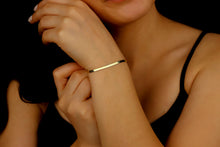 Load image into Gallery viewer, Dazzling Sterling Silver Dainty Herringbone Bracelet - Elegant Italian Design, Liquid Link Style