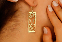 Load image into Gallery viewer, OceanVibe Sun &amp; Wave Earrings - Embrace the Spirit of Adventure