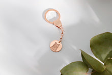 Load image into Gallery viewer, Custom Cat Keychain - Personalized Pet Portrait from Photo - Heartfelt Memorial Gift for Cat Lovers
