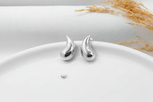 Load image into Gallery viewer, Radiant 925 Sterling Silver Chunky Teardrop Waterdrop Earrings - A Dazzling Gift for Her