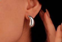Load image into Gallery viewer, Radiant 925 Sterling Silver Chunky Teardrop Waterdrop Earrings - A Dazzling Gift for Her