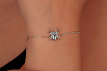 Load image into Gallery viewer, Gothic Charm Realistic 3D Spider Bracelet in 14K Gold &amp; Silver | Unique Creepy Jewelry for Spooky Season