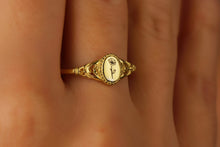 Load image into Gallery viewer, Floral Signet Ring - Personalized 18K Gold Filled Birth Flower Ring for Stackable Vintage Style