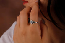 Load image into Gallery viewer, Pinky Jewelry Co. Bold Pinky Snake Signet Ring - Unique Design for Standout Style