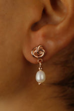 Load image into Gallery viewer, Elysian Designs Pearl Drop Dangle Earrings - Elegant Celtic Knot for Bridesmaids &amp; Moms
