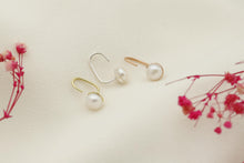 Load image into Gallery viewer, Elegant Pearl Stud Earrings - Perfect Wedding Gifts for Bridesmaids