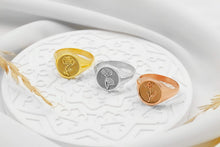 Load image into Gallery viewer, Birth Flower Signet Ring - Personalized Floral Engraving Jewelry