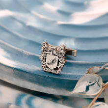 Load image into Gallery viewer, Personalized Crest Cufflinks - Family Heritage Jewelry