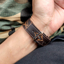 Load image into Gallery viewer, CLASSIC BROWN  LUXURY STRAP FOR APPLE WATCH BANDS