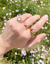 Load image into Gallery viewer, Pink Enamel Smiley Heart Ring