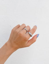 Load image into Gallery viewer, Silver Band Ring