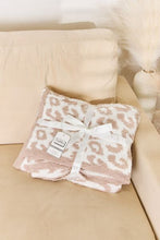 Load image into Gallery viewer, Cuddley Leopard Decorative Throw Blanket