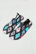 Load image into Gallery viewer, MMshoes On The Shore Water Shoes in Multi