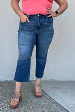 Load image into Gallery viewer, Judy Blue Renee Full Size Medium Wash Wide Leg Cropped Jeans