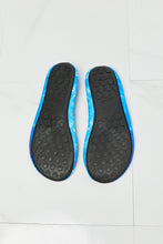 Load image into Gallery viewer, MMshoes On The Shore Water Shoes in Blue