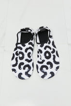 Load image into Gallery viewer, MMshoes On The Shore Water Shoes in White