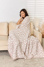 Load image into Gallery viewer, Cuddley Leopard Decorative Throw Blanket